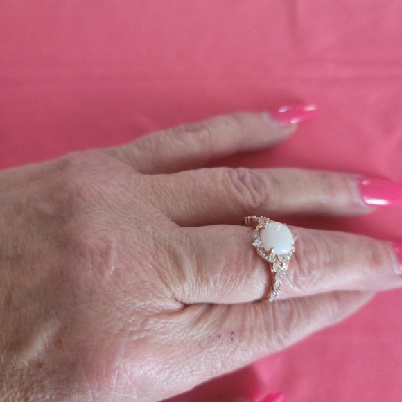 14kt white gold w diamond opal ring - Picture 9 of 10